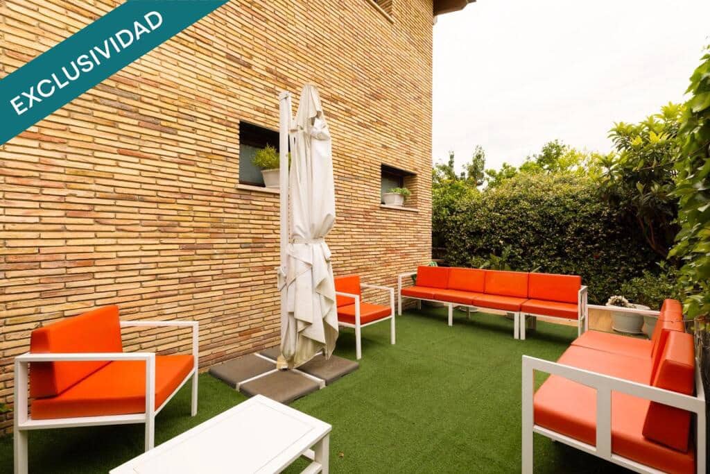 4 sypialnia Willa na sprzedaż w Santa Cristina d'Aro z basenem garażem - 999 500 € (Ref: 9868474)