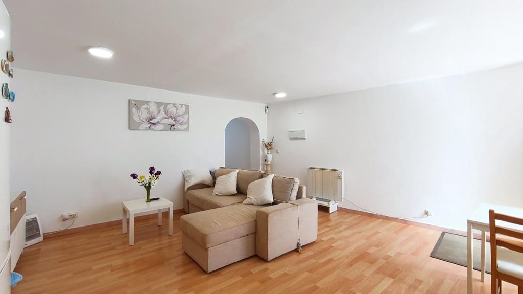 2 soverom Villa til salgs i Olesa de Montserrat med svømmebasseng - € 295 000 (Ref: 9873162)