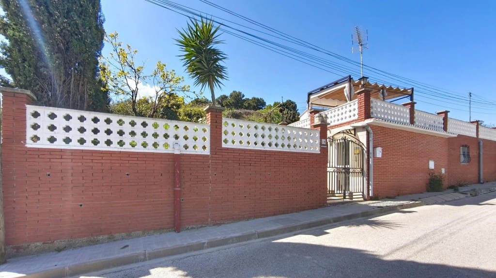 2 soverom Villa til salgs i Olesa de Montserrat med svømmebasseng - € 295 000 (Ref: 9873162)