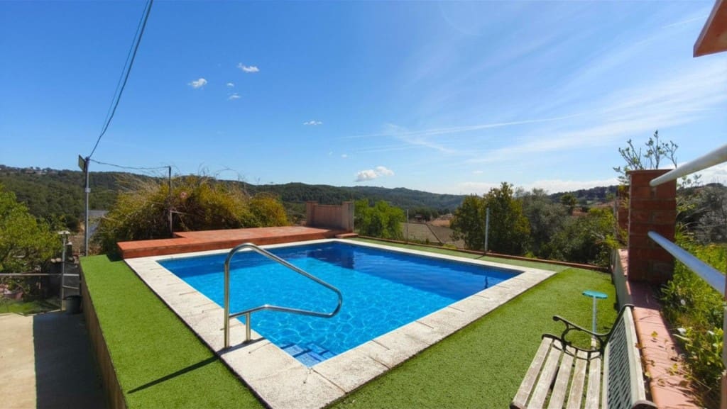 2 soverom Villa til salgs i Olesa de Montserrat med svømmebasseng - € 295 000 (Ref: 9873162)