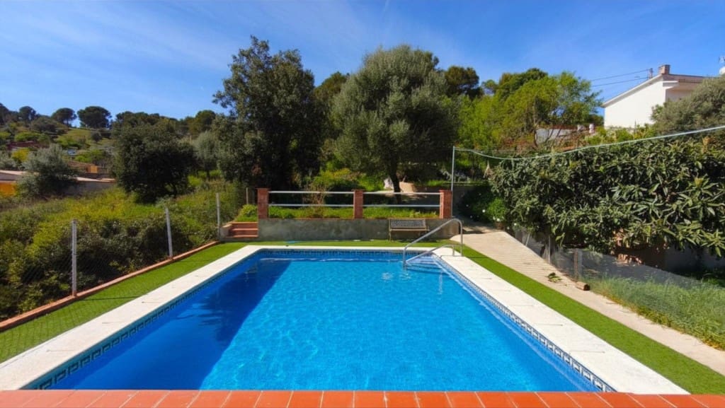 2 soverom Villa til salgs i Olesa de Montserrat med svømmebasseng - € 295 000 (Ref: 9873162)