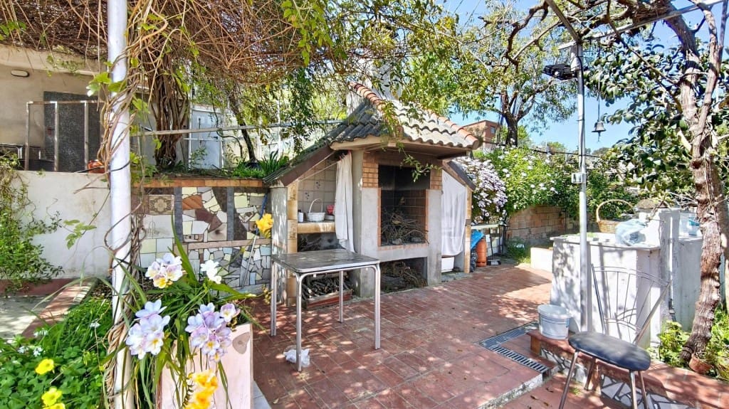 2 soverom Villa til salgs i Olesa de Montserrat med svømmebasseng - € 295 000 (Ref: 9873162)