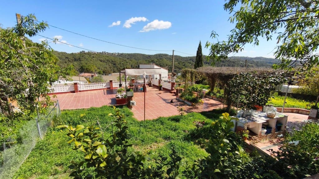 2 soverom Villa til salgs i Olesa de Montserrat med svømmebasseng - € 295 000 (Ref: 9873162)