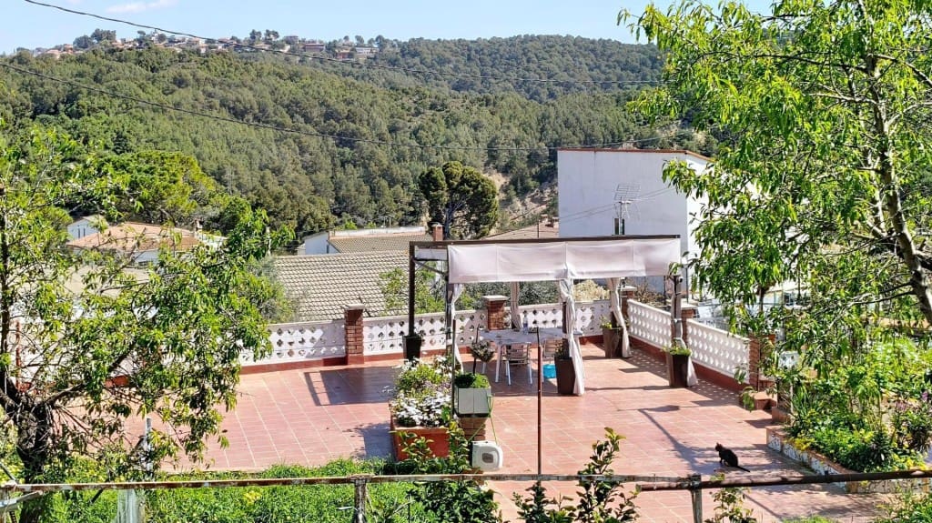 2 soverom Villa til salgs i Olesa de Montserrat med svømmebasseng - € 295 000 (Ref: 9873162)