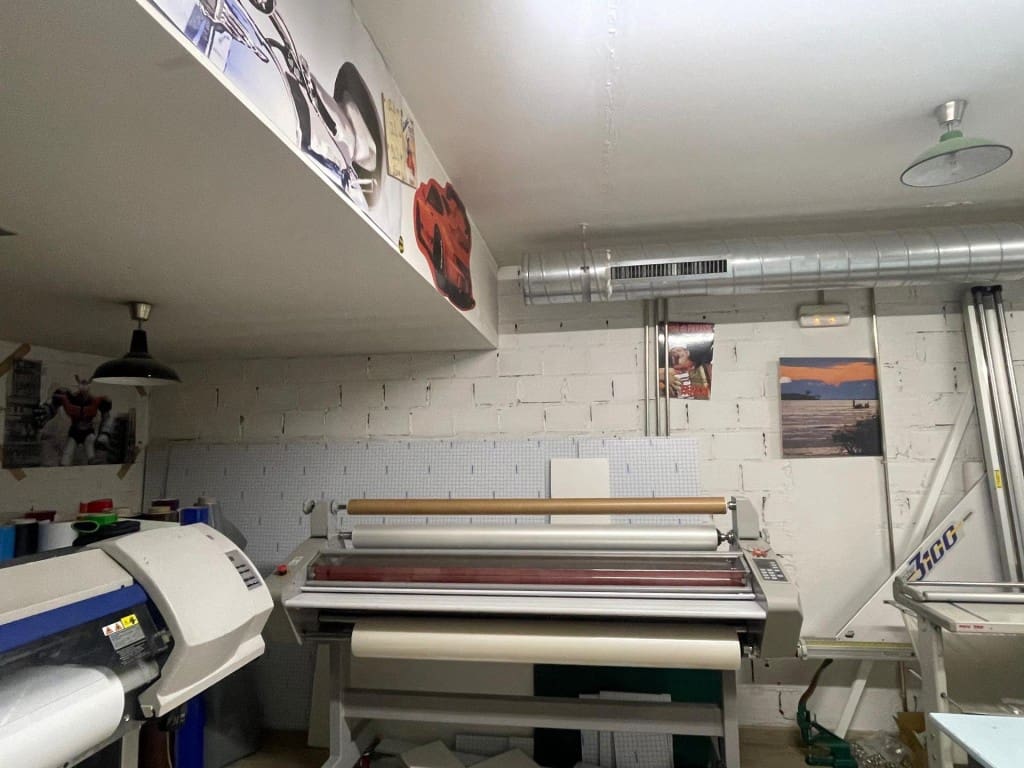 Commercial for sale in Ponferrada - € 250,000 (Ref: 9873165)
