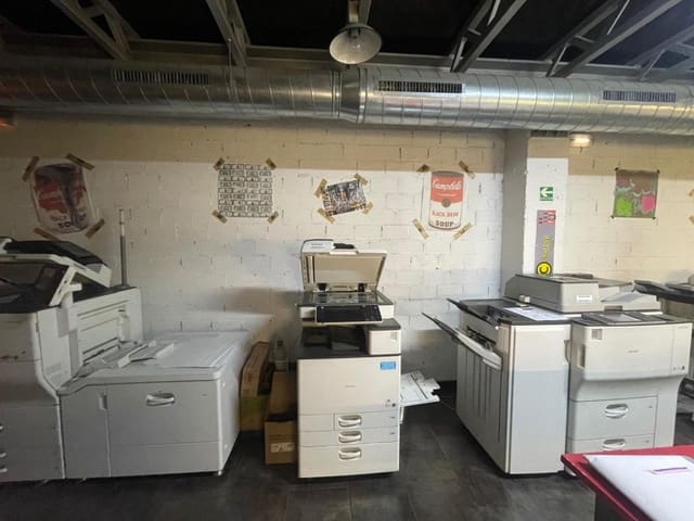 Erhverv til salg i Ponferrada - € 250.000 (Ref: 9873165)