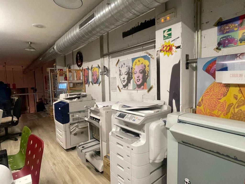 Commercial for sale in Ponferrada - € 250,000 (Ref: 9873165)