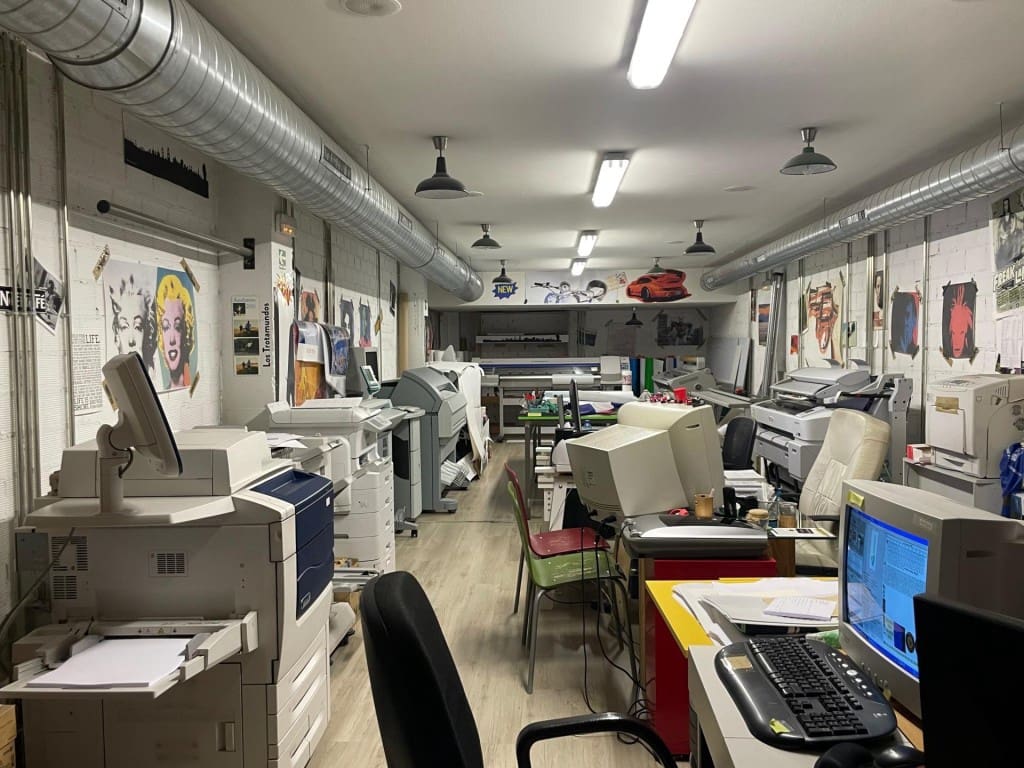 Commercial for sale in Ponferrada - € 250,000 (Ref: 9873165)