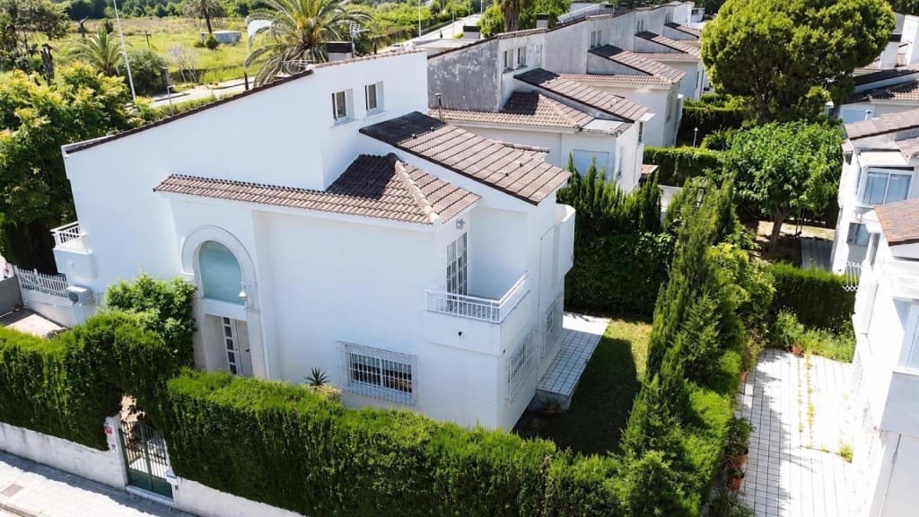 4 sypialnia Willa na sprzedaż w Gandia z basenem garażem - 479 000 € (Ref: 9873166)