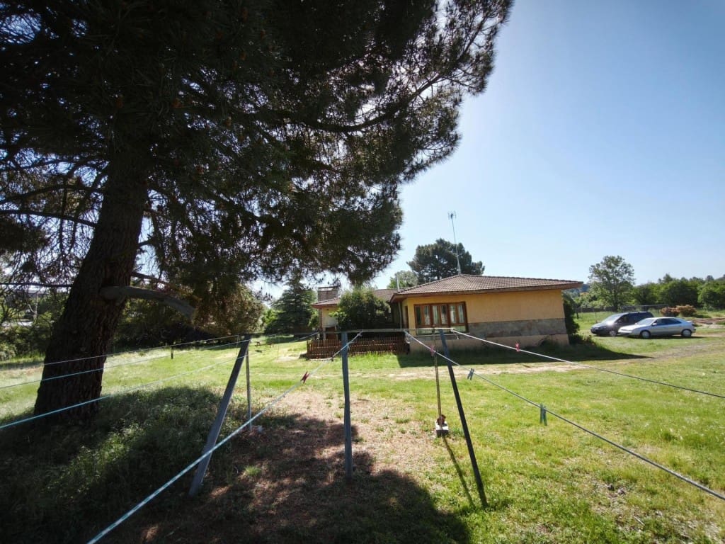 5 soverom Villa til salgs i San Andres del Rabanedo med svømmebasseng garasje - € 325 000 (Ref: 9873167)