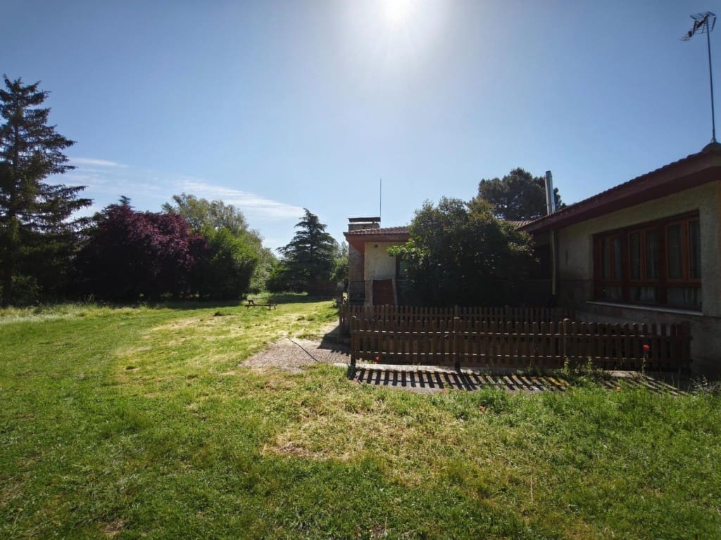 5 soverom Villa til salgs i San Andres del Rabanedo med svømmebasseng garasje - € 325 000 (Ref: 9873167)