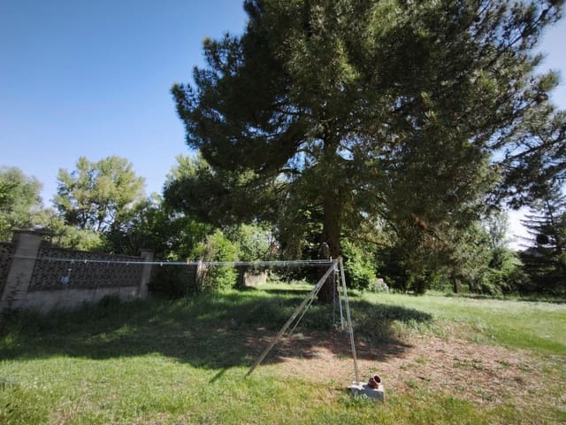 5 soverom Villa til salgs i San Andrés del Rabanedo med svømmebasseng garasje - € 325 000 (Ref: 9873167)