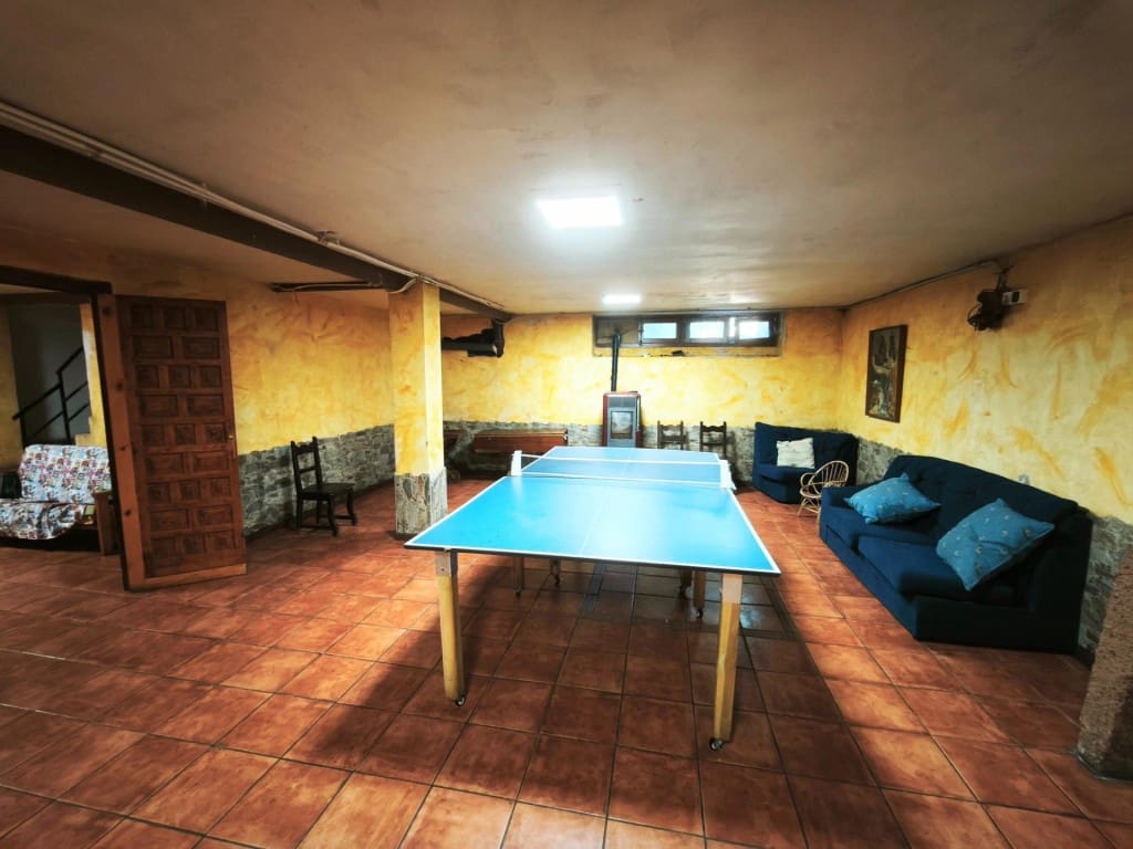 5 soverom Villa til salgs i San Andres del Rabanedo med svømmebasseng garasje - € 325 000 (Ref: 9873167)