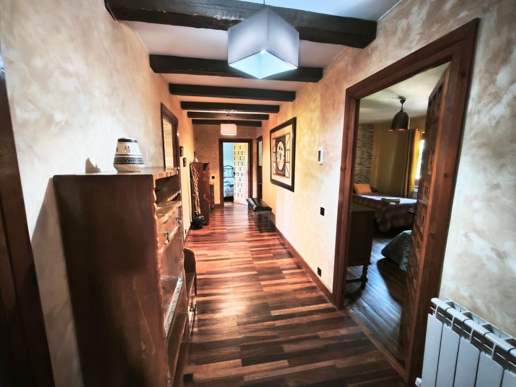 5 soverom Villa til salgs i San Andres del Rabanedo med svømmebasseng garasje - € 325 000 (Ref: 9873167)