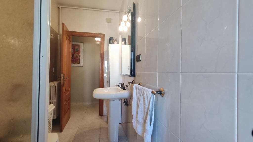 Office for sale in Leon city - € 290,000 (Ref: 9875967)