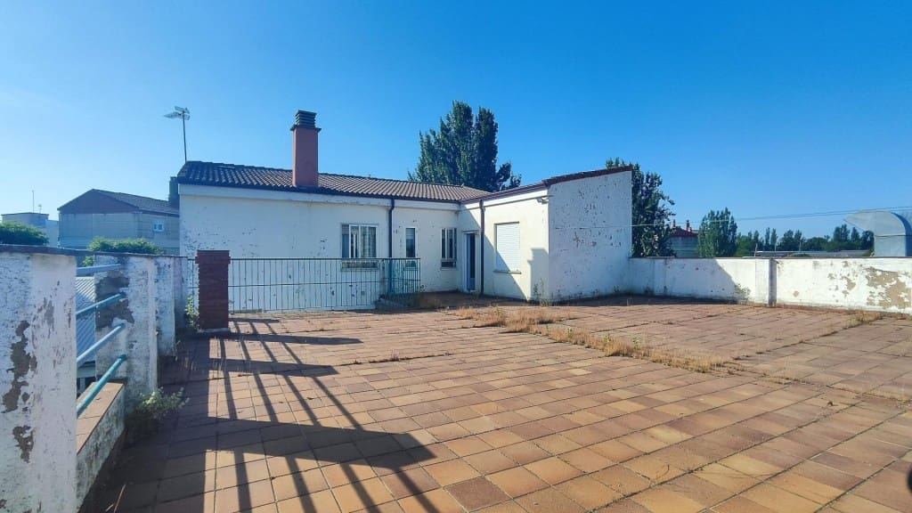 Office for sale in Leon city - € 290,000 (Ref: 9875967)