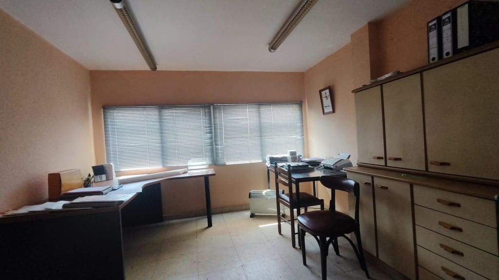 Office for sale in Leon city - € 290,000 (Ref: 9875967)