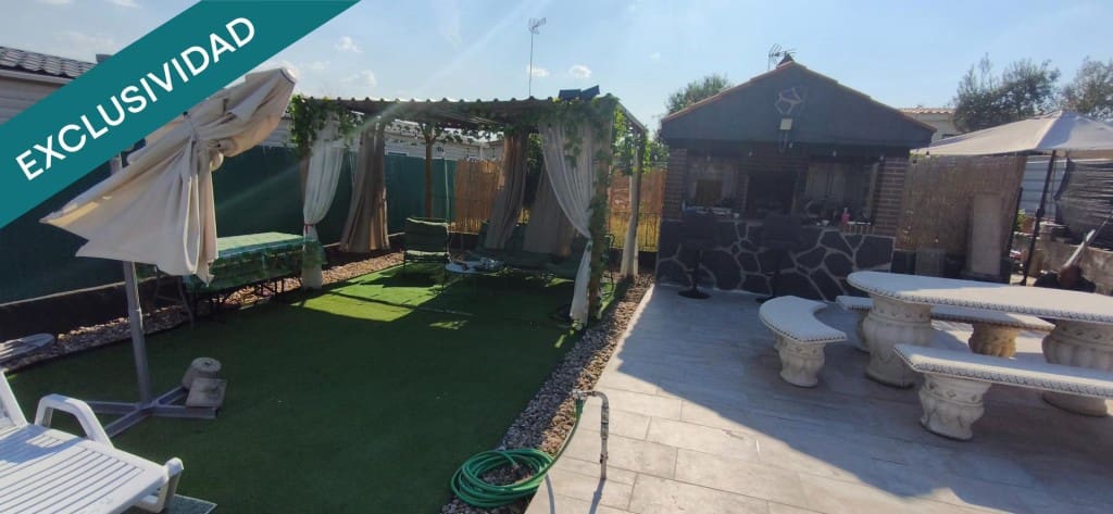 3 bedroom Villa for sale in Yuncos - € 299,000 (Ref: 9875968)
