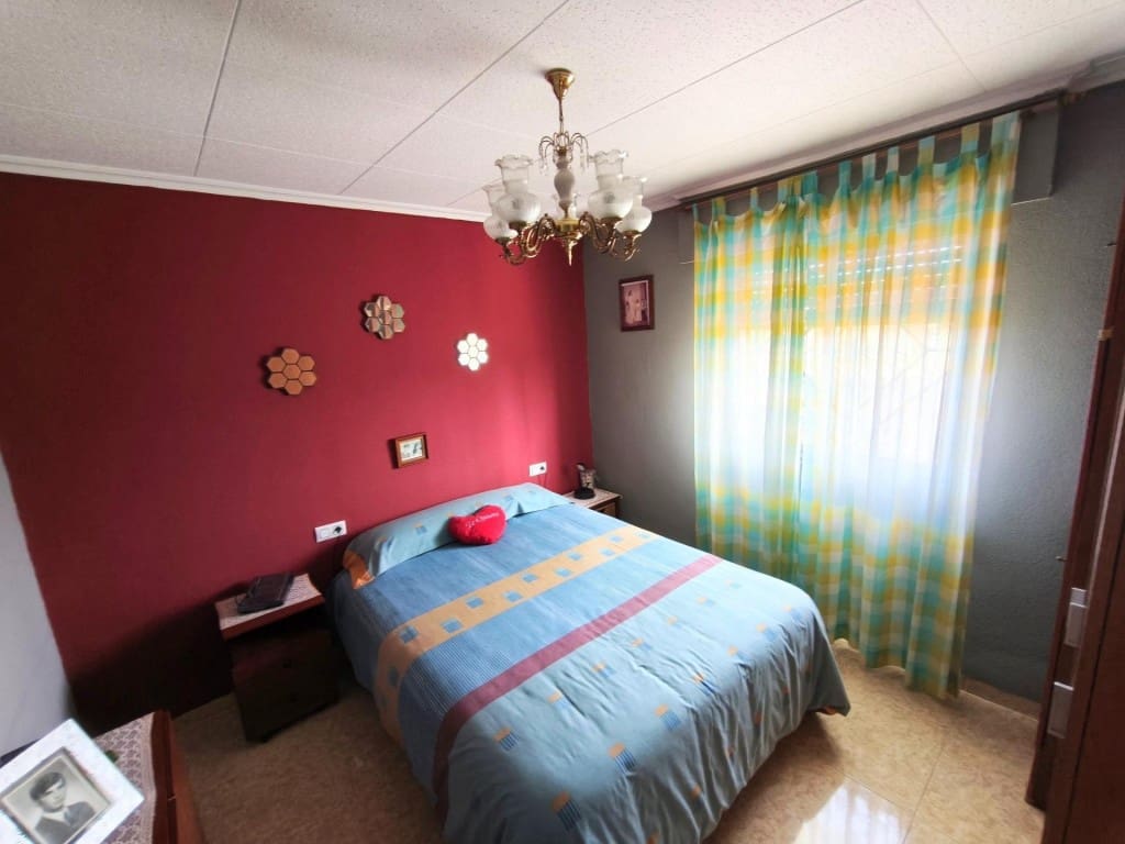 5 bedroom Villa for sale in San Andres del Rabanedo with pool garage - € 400,000 (Ref: 9875970)