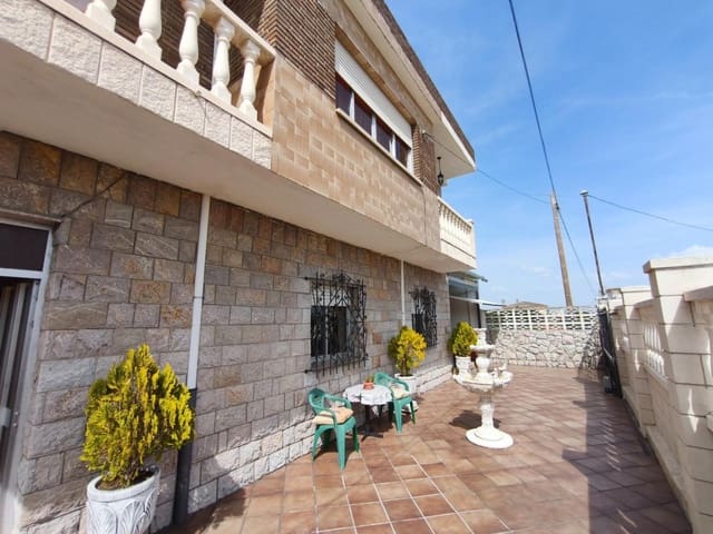 5 chambre Villa/Maison à vendre à San Andrés del Rabanedo avec piscine garage - 400 000 € (Ref: 9875970)
