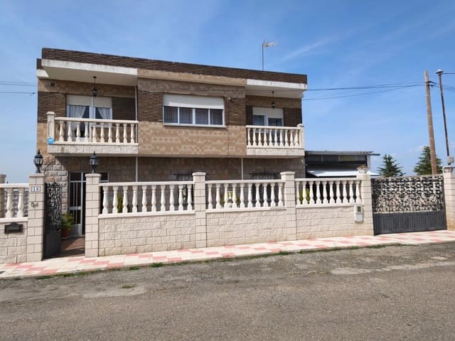 5 chambre Villa/Maison à vendre à San Andrés del Rabanedo avec piscine garage - 400 000 € (Ref: 9875970)