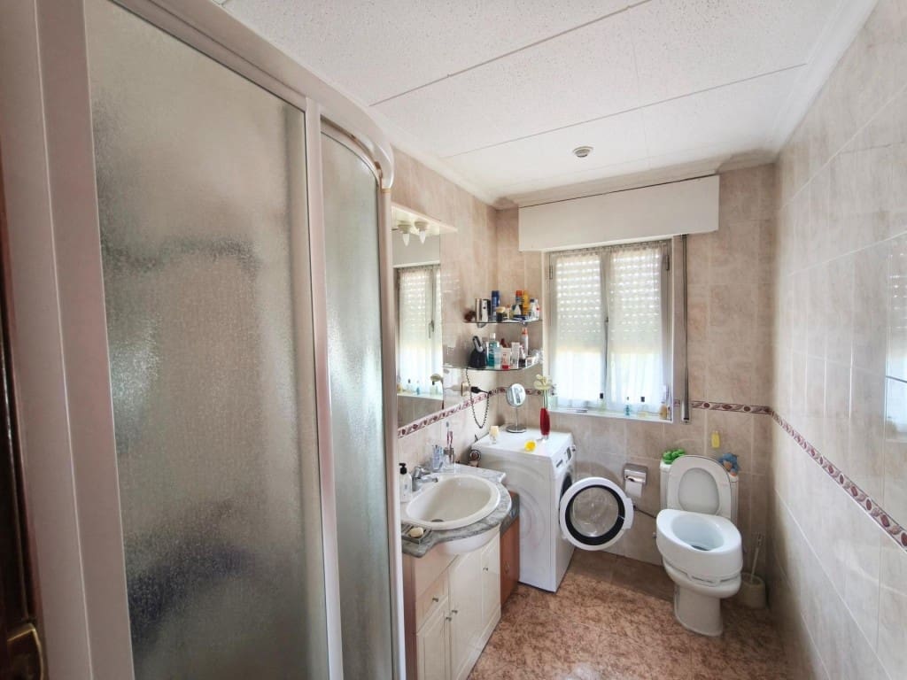 5 bedroom Villa for sale in San Andres del Rabanedo with pool garage - € 400,000 (Ref: 9875970)
