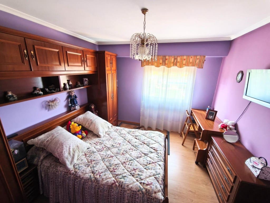 5 bedroom Villa for sale in San Andres del Rabanedo with pool garage - € 400,000 (Ref: 9875970)