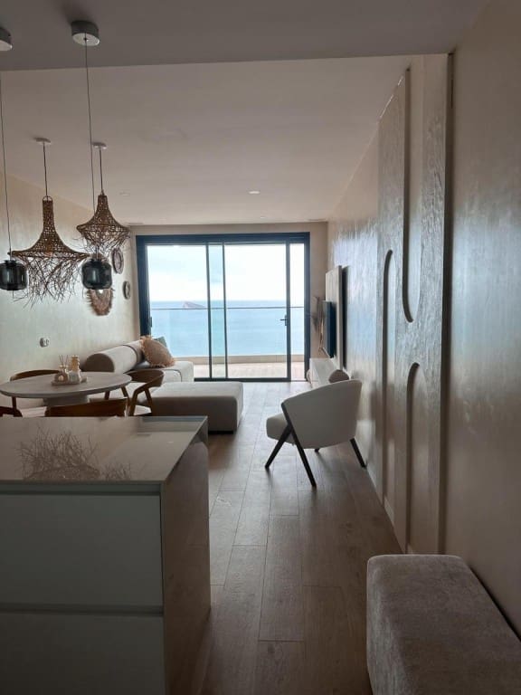 2 soveværelse Lejlighed til salg i Benidorm med swimmingpool garage - € 826.000 (Ref: 9878252)