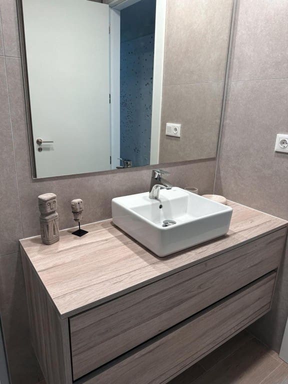 2 soveværelse Lejlighed til salg i Benidorm med swimmingpool garage - € 826.000 (Ref: 9878252)