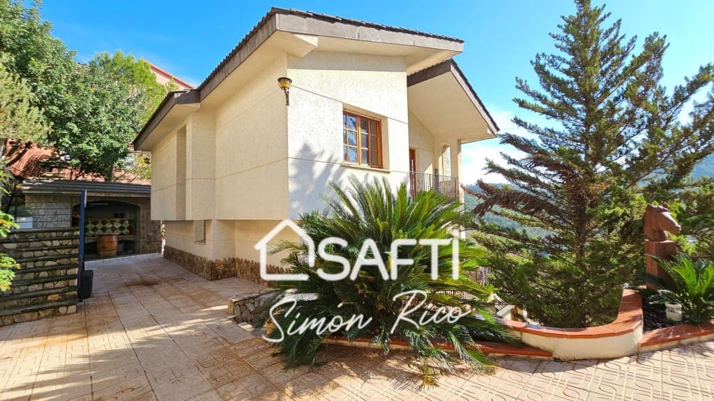 5 soveværelse Villa til salg i Cervello med swimmingpool garage - € 790.000 (Ref: 9878253)