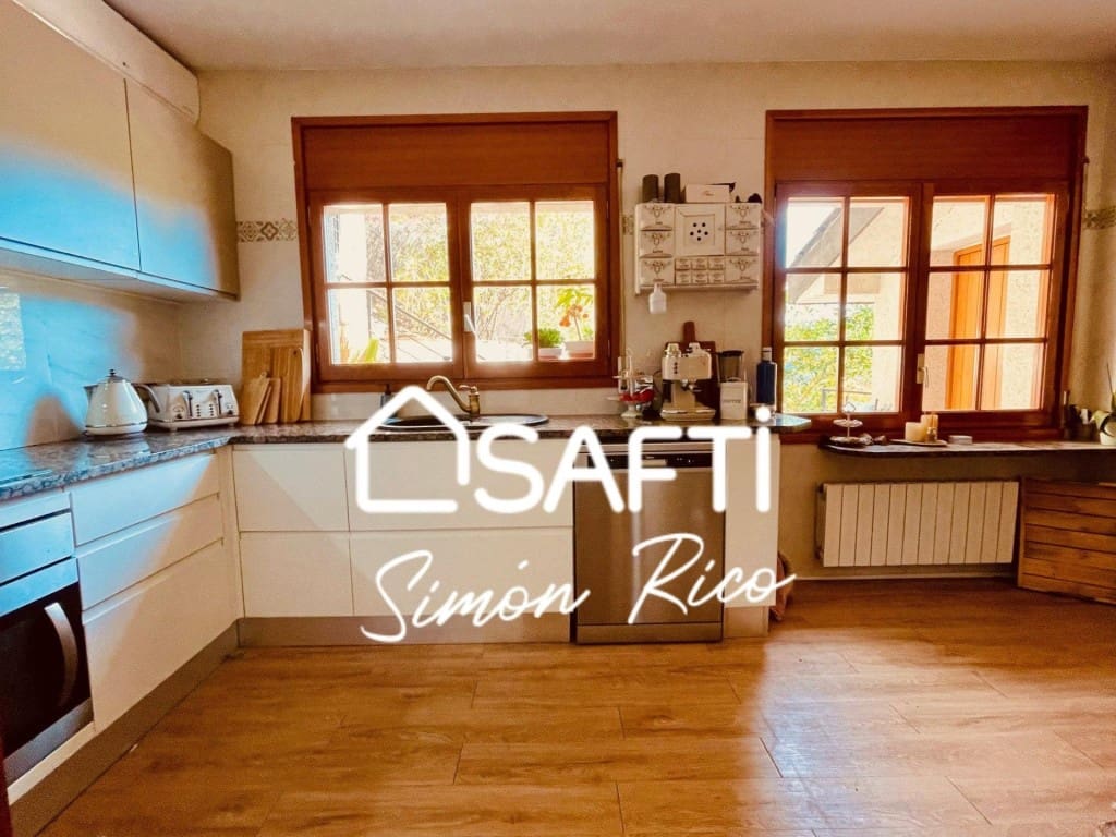 5 soveværelse Villa til salg i Cervello med swimmingpool garage - € 790.000 (Ref: 9878253)