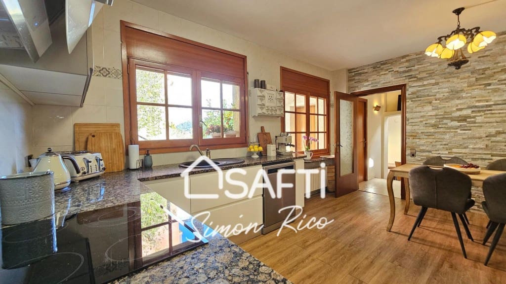 5 soveværelse Villa til salg i Cervello med swimmingpool garage - € 790.000 (Ref: 9878253)