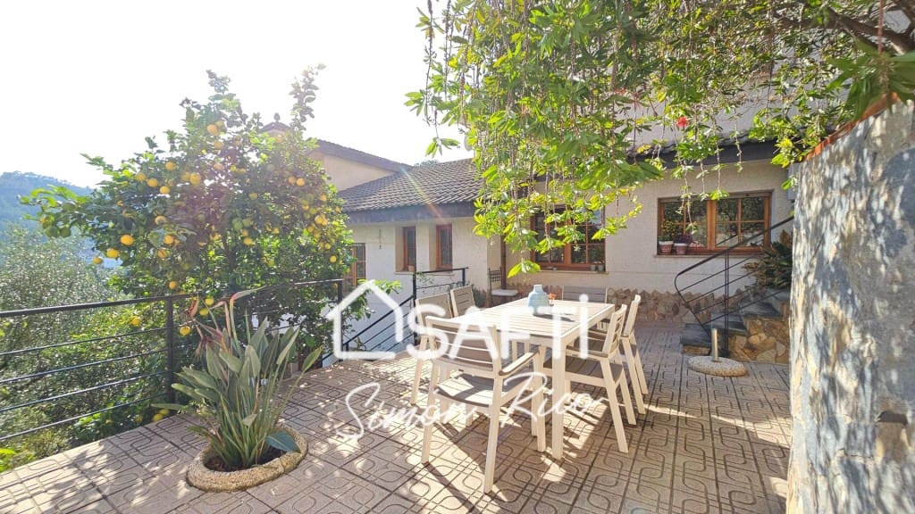 5 soveværelse Villa til salg i Cervello med swimmingpool garage - € 790.000 (Ref: 9878253)