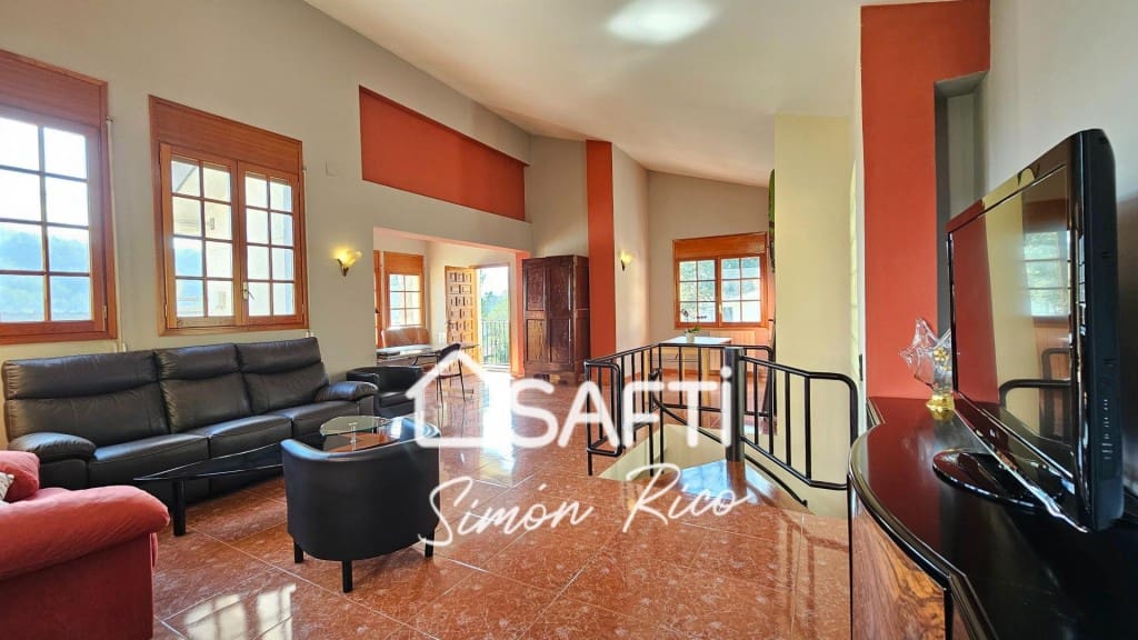 5 soveværelse Villa til salg i Cervello med swimmingpool garage - € 790.000 (Ref: 9878253)