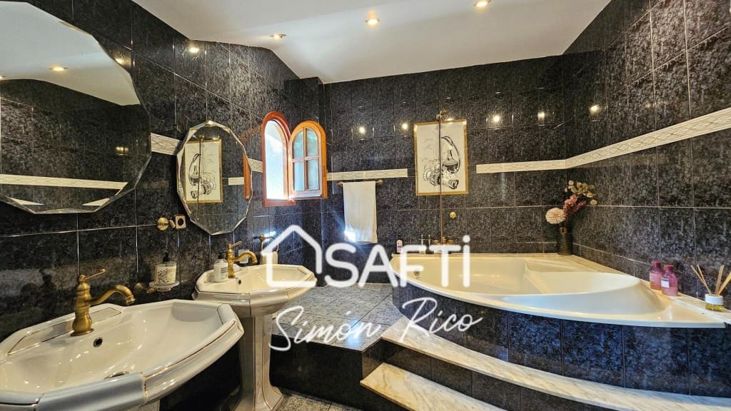 5 soveværelse Villa til salg i Cervello med swimmingpool garage - € 790.000 (Ref: 9878253)