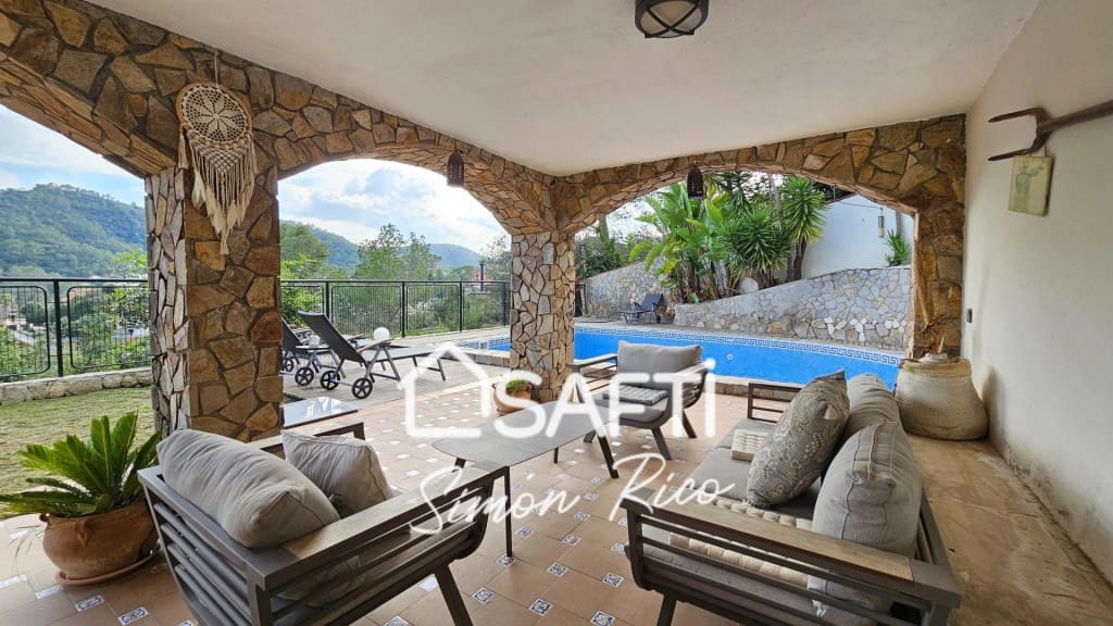 5 soveværelse Villa til salg i Cervello med swimmingpool garage - € 790.000 (Ref: 9878253)
