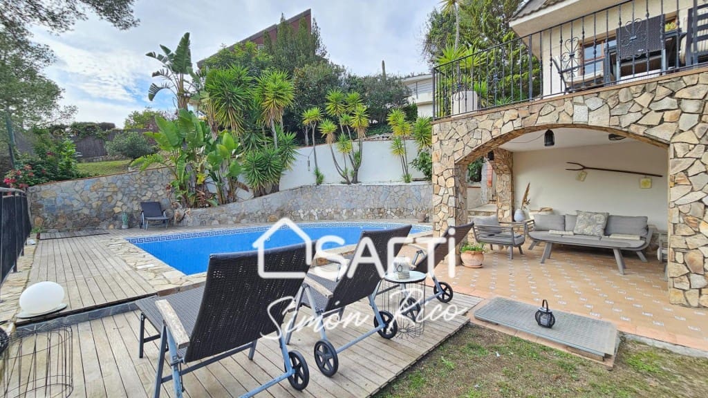 5 soveværelse Villa til salg i Cervello med swimmingpool garage - € 790.000 (Ref: 9878253)
