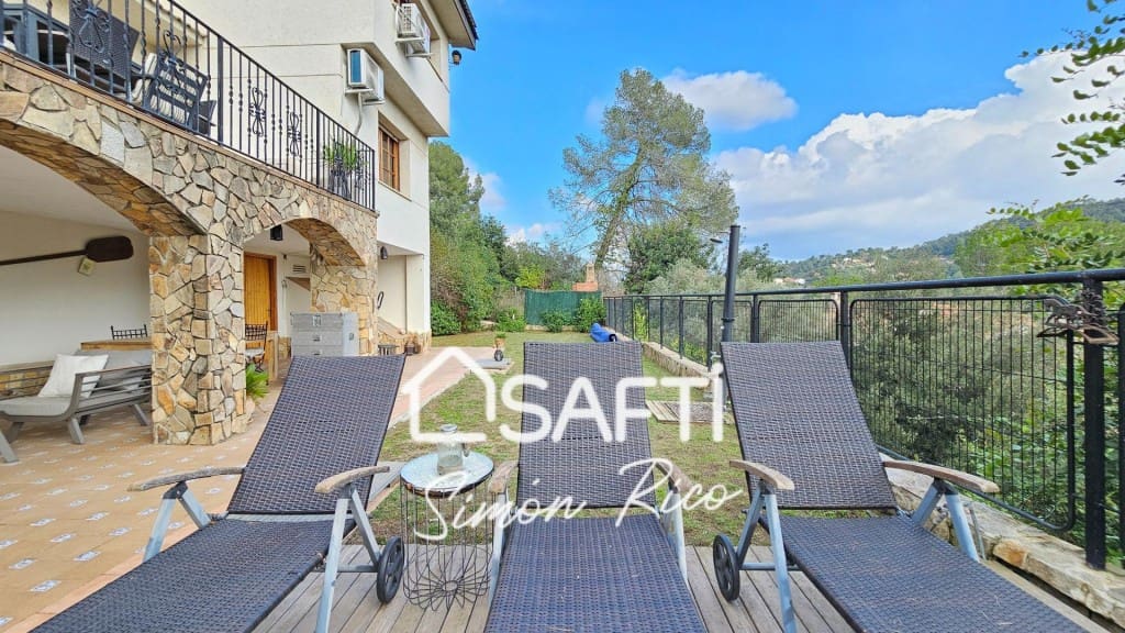 5 soveværelse Villa til salg i Cervello med swimmingpool garage - € 790.000 (Ref: 9878253)