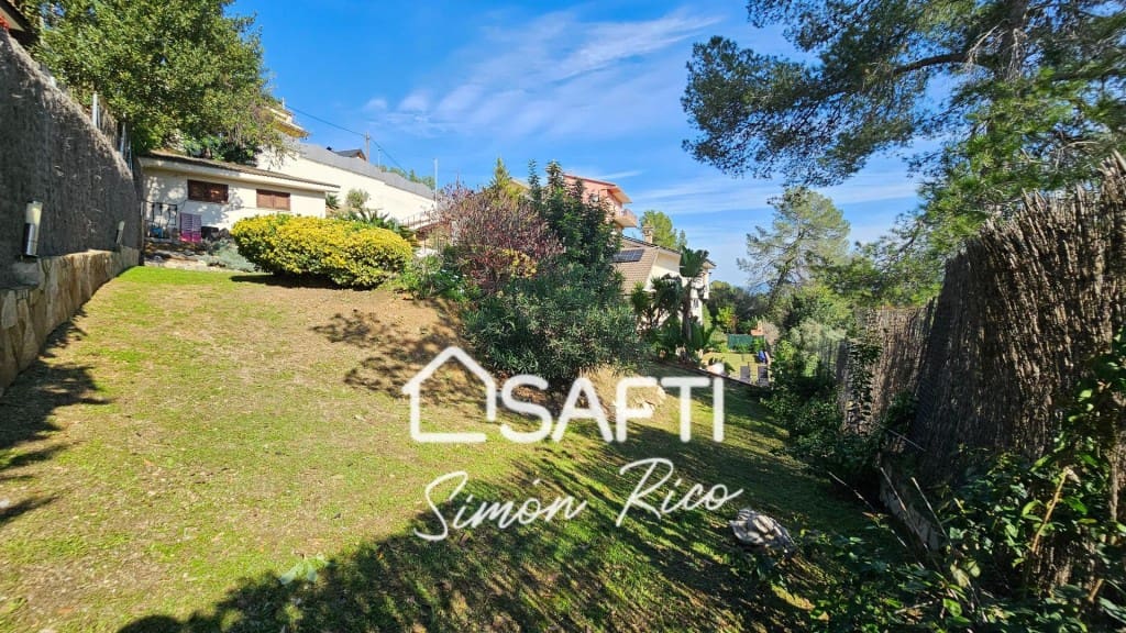 5 soveværelse Villa til salg i Cervello med swimmingpool garage - € 790.000 (Ref: 9878253)