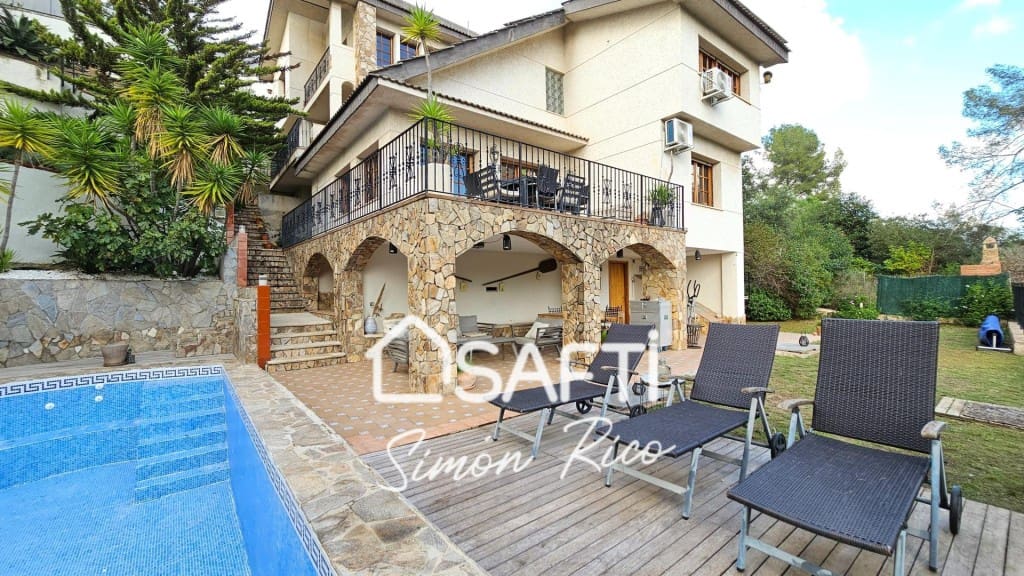 5 soveværelse Villa til salg i Cervello med swimmingpool garage - € 790.000 (Ref: 9878253)