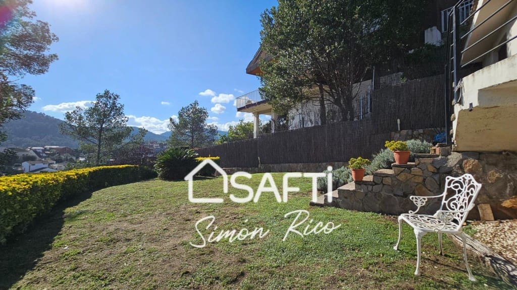 5 soveværelse Villa til salg i Cervello med swimmingpool garage - € 790.000 (Ref: 9878253)