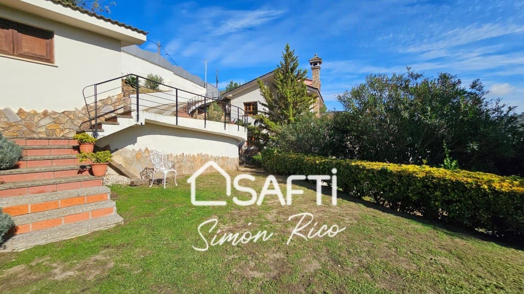 5 soveværelse Villa til salg i Cervello med swimmingpool garage - € 790.000 (Ref: 9878253)