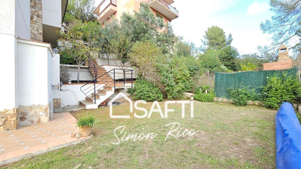 5 soveværelse Villa til salg i Cervello med swimmingpool garage - € 790.000 (Ref: 9878253)