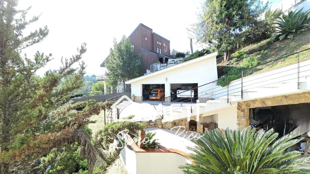 5 soveværelse Villa til salg i Cervello med swimmingpool garage - € 790.000 (Ref: 9878253)
