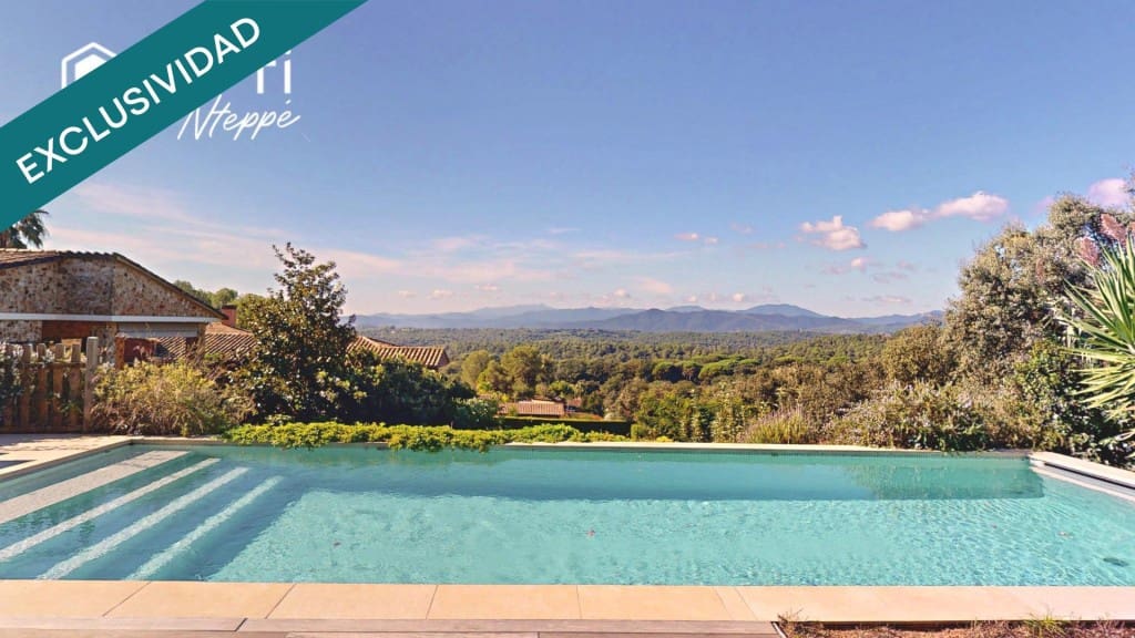 5 soveværelse Villa til salg i Sant Julia de Ramis med swimmingpool garage - € 740.000 (Ref: 9878255)