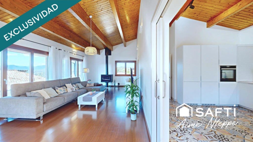 5 soveværelse Villa til salg i Sant Julia de Ramis med swimmingpool garage - € 740.000 (Ref: 9878255)