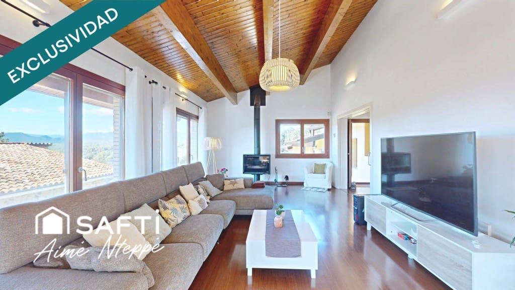 5 soveværelse Villa til salg i Sant Julia de Ramis med swimmingpool garage - € 740.000 (Ref: 9878255)