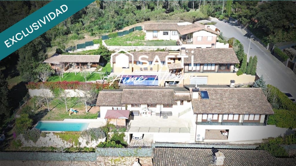 5 soveværelse Villa til salg i Sant Julia de Ramis med swimmingpool garage - € 740.000 (Ref: 9878255)