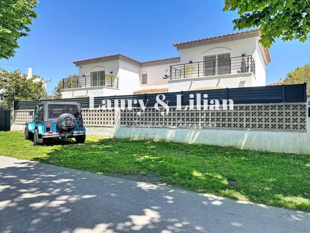 5 makuuhuone Huvila myytävänä paikassa Empuriabrava, Castelló d'Empúries mukana uima-altaan 
autotalli - 569 000 € (Ref: 9878256)