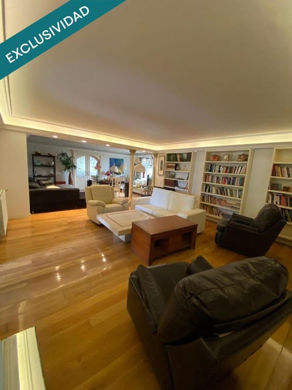 Escritório para venda em Santa Cruz de Bezana - 3 675 000 € (Ref: 9878260)